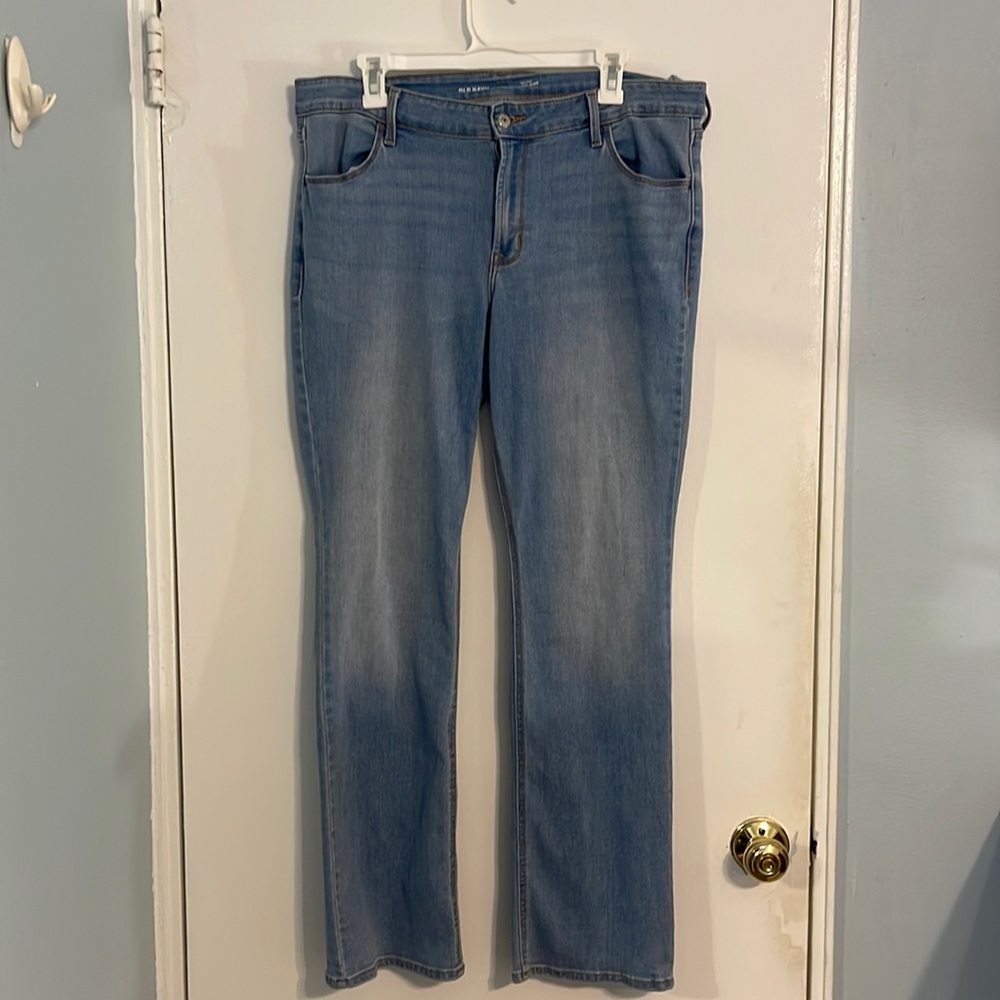 Old Navy Mid-Rise boot cut jeans - stretchy
